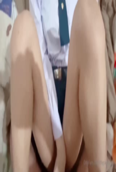 สาวน้อยหุ่นน่าจัด มาเสิร์ฟความเสียวพร้อมกับชุดนักศึกษาเต็มยศ