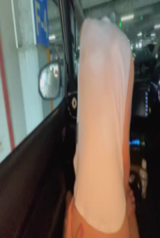 ผัวเมียชอบเย็ดโชว์จอดรถเอากันในห้างครางเสียวจนมีคนมาเจอ