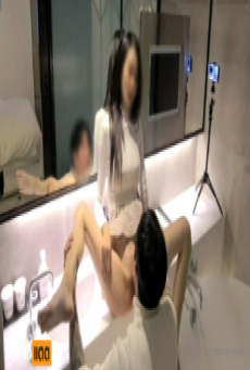 คลิปหลุดจีนพาแฟนสาวมาเปิดโรงแรมให้นั่งขอบอ่าง