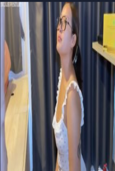 เมย์หมวยนัดเย็ด นั่งทำสายตาอ้อนควยแตกในใส่คารูอย่างฟิน